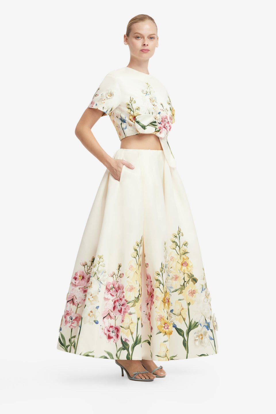 Riley Embroidered Sleeve Top - Snapdragon Print in Snow Tops