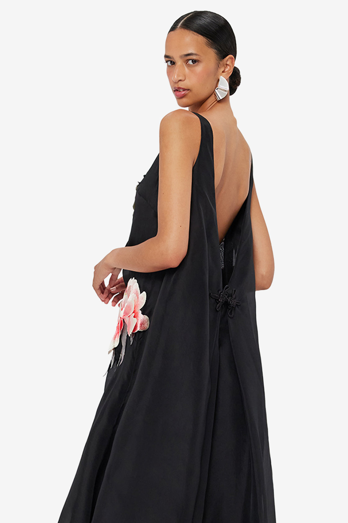 Exclusive LEO LIN Yumei Appliqué Floral Open Back Gown - Onyx