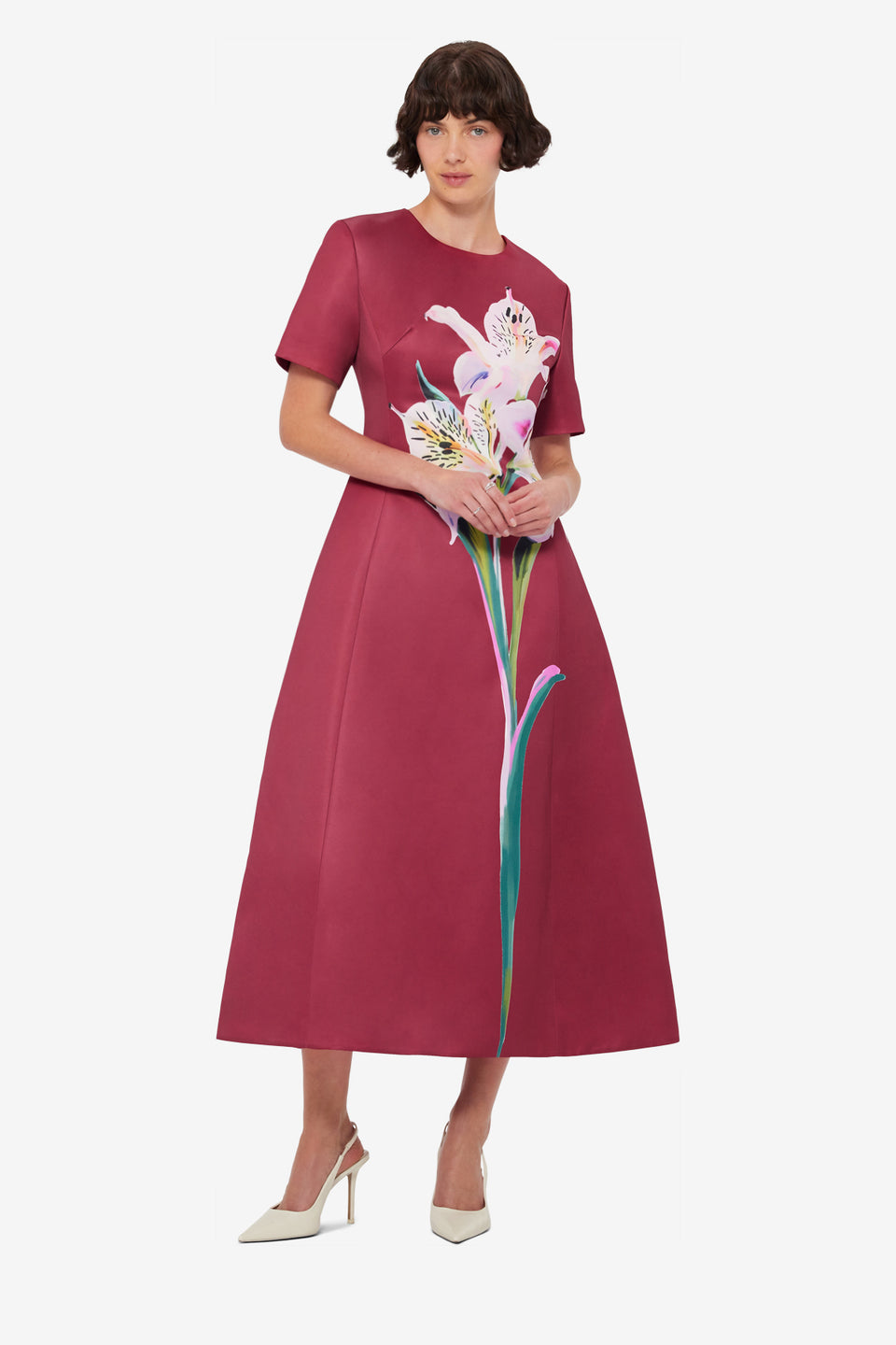 Exclusive LEO LIN Caroline Short Sleeve Midi Dress - Lily Print in Burgundy