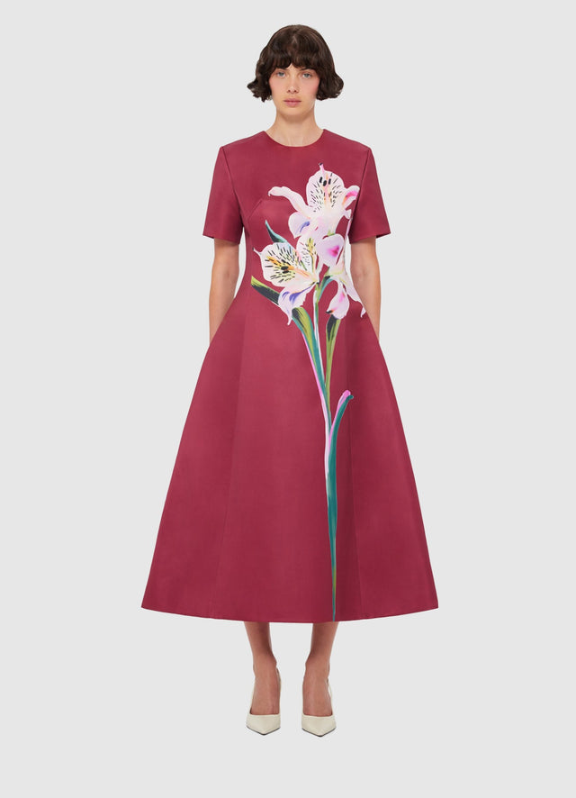 Exclusive LEO LIN Caroline Short Sleeve Midi Dress - Lily Print in Burgundy