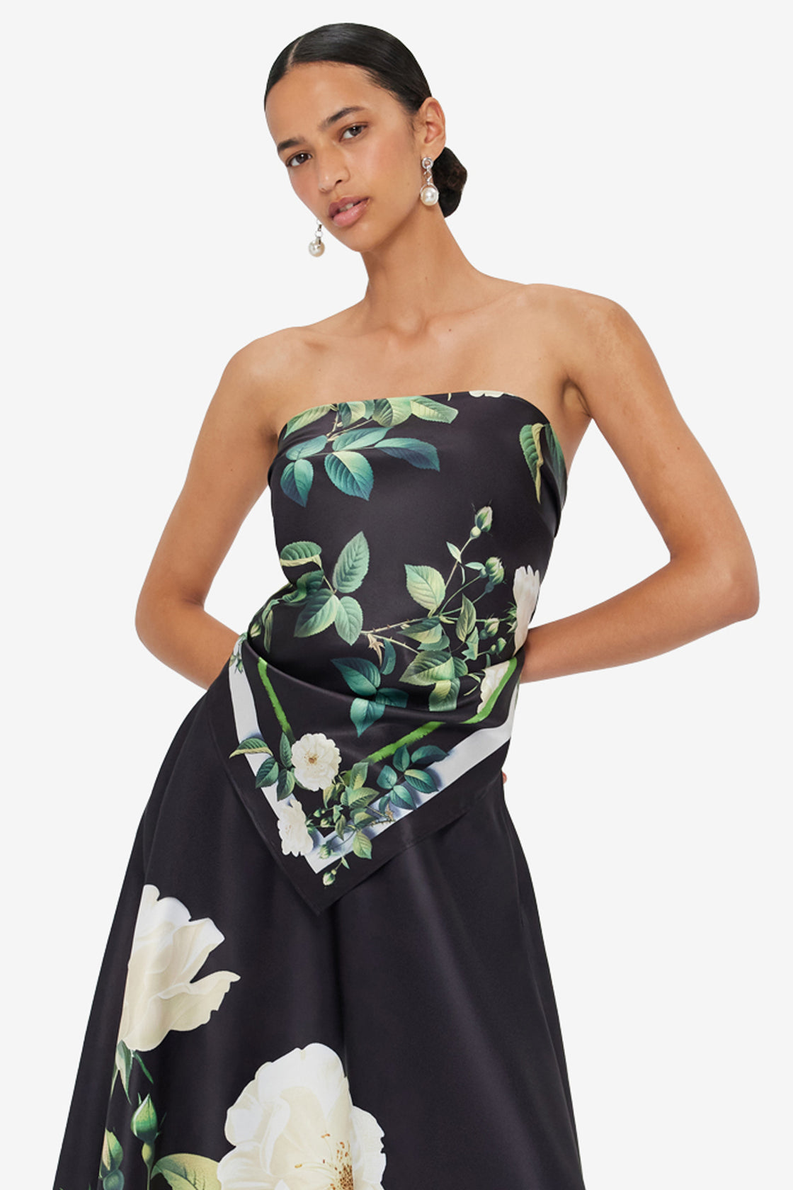 Exclusive LEO LIN Small Scarf - White Rose Print